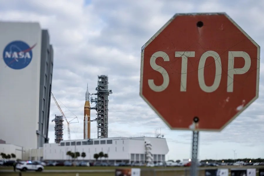 ¿Por qué el ser humano no pisará la Luna antes de 2028? La NASA da un giro radical con Artemis