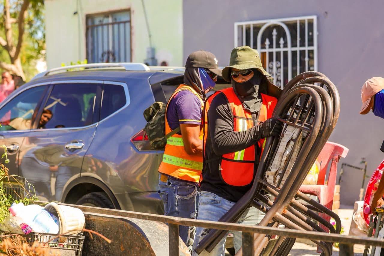 llevocc81-gobierno-de-carlos-pencc83a-ortiz-bienestar-y-seguridad-sanitaria-a-familias-de-hacienda-las-fuentes-3